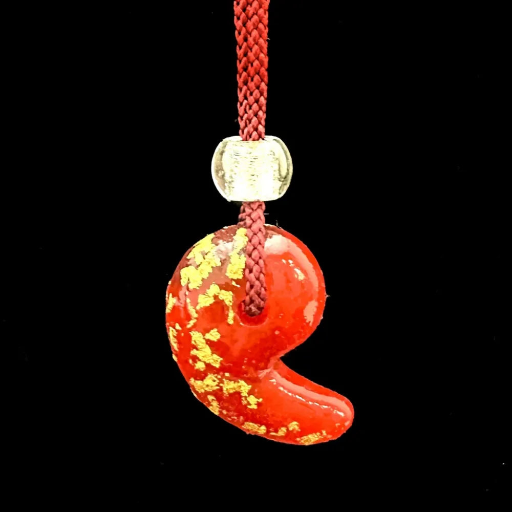 朱色の勾玉 Vermilion